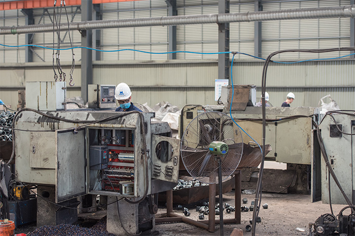 东方网架配件-锥头加工车间