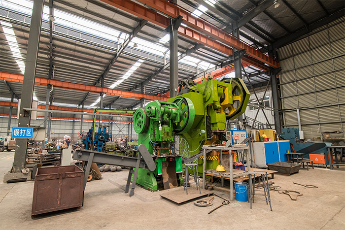 东方网架配件-锥头加工车间